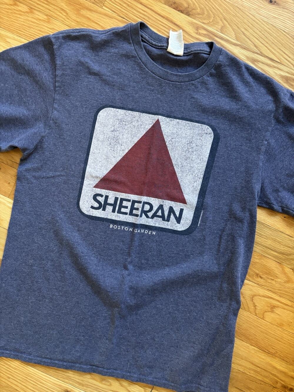 Ed Sheeran concert T-shirt Boston Garden Rare Size Medium.